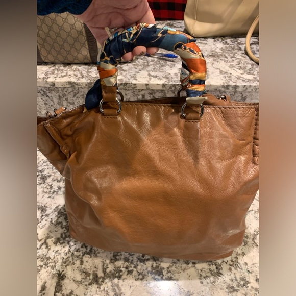 Brown leather Prada bag. - Picture 3 of 12